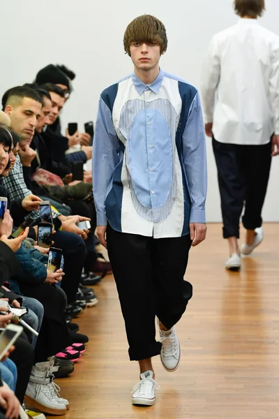 Look 17